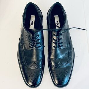 Joseph Abboud black leather wingtip oxford dress shoes, size 11 D